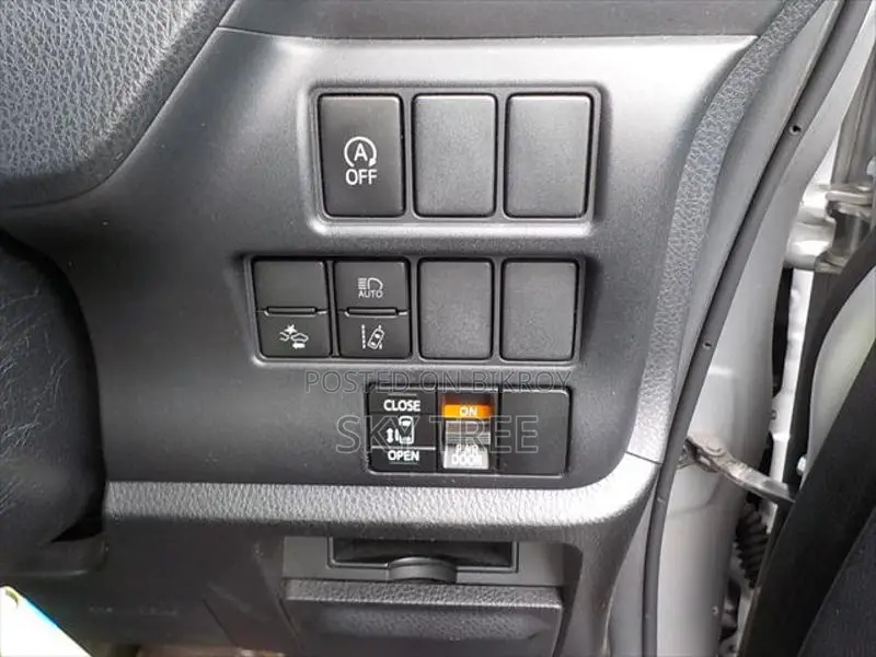 Toyota Noah X Package 2020