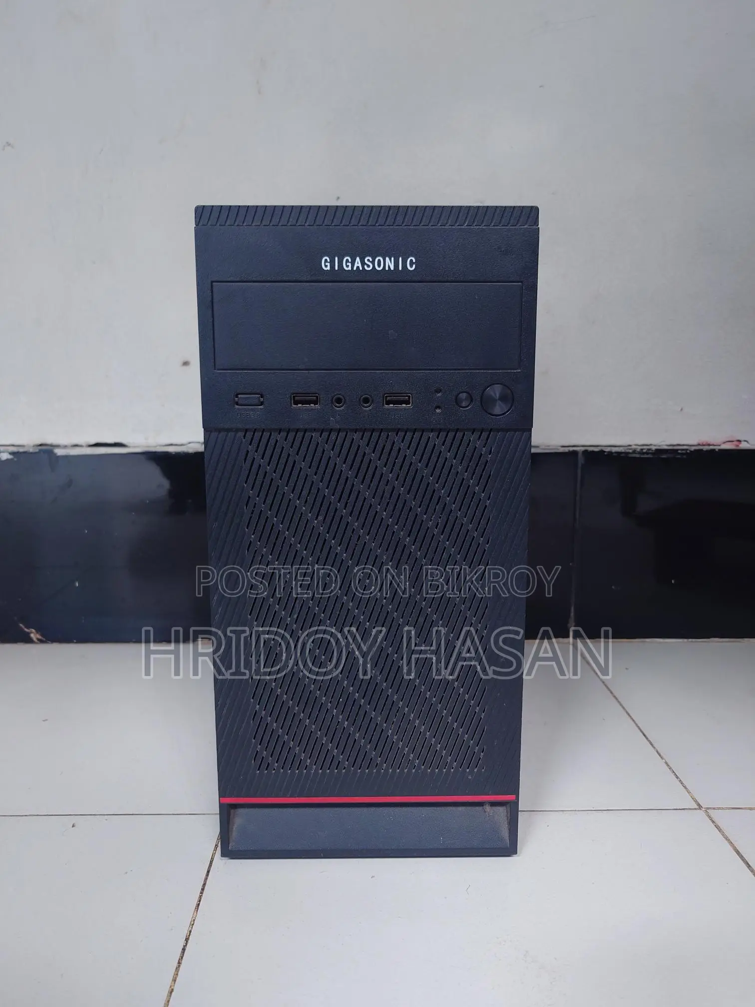 Computer for Sale: 8GB RAM, 128MB Graphics Card, 128GB Storage
