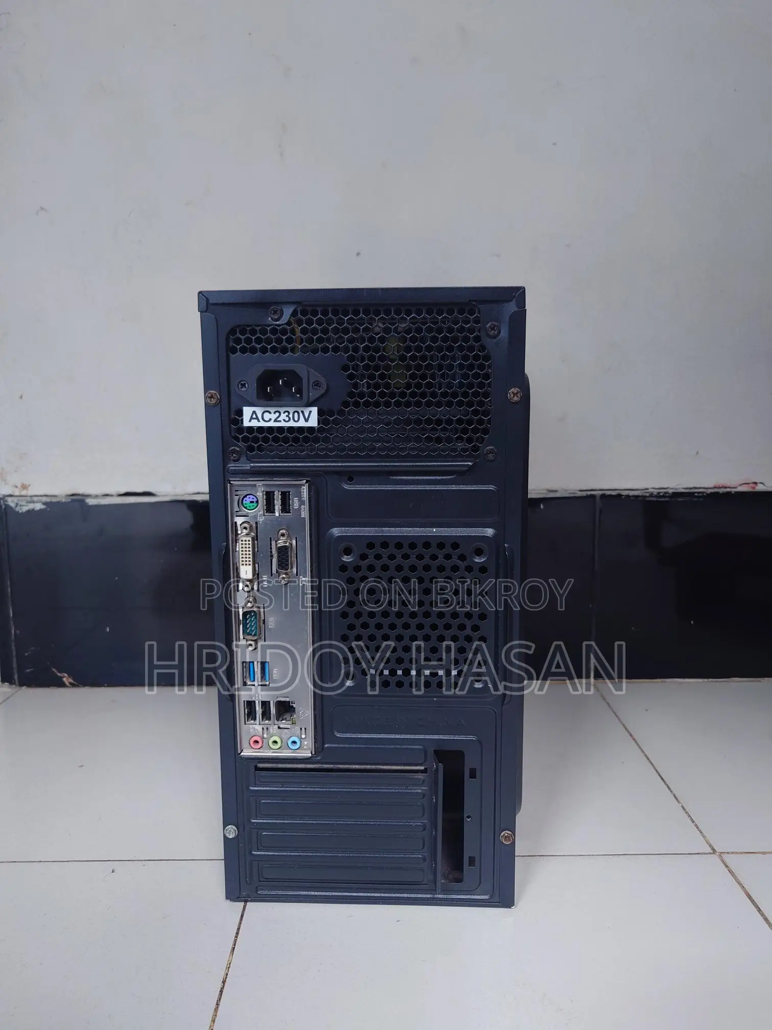 Computer for Sale: 8GB RAM, 128MB Graphics Card, 128GB Storage