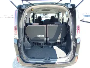 Toyota Noah NON HYBRID UNIT.. 2021