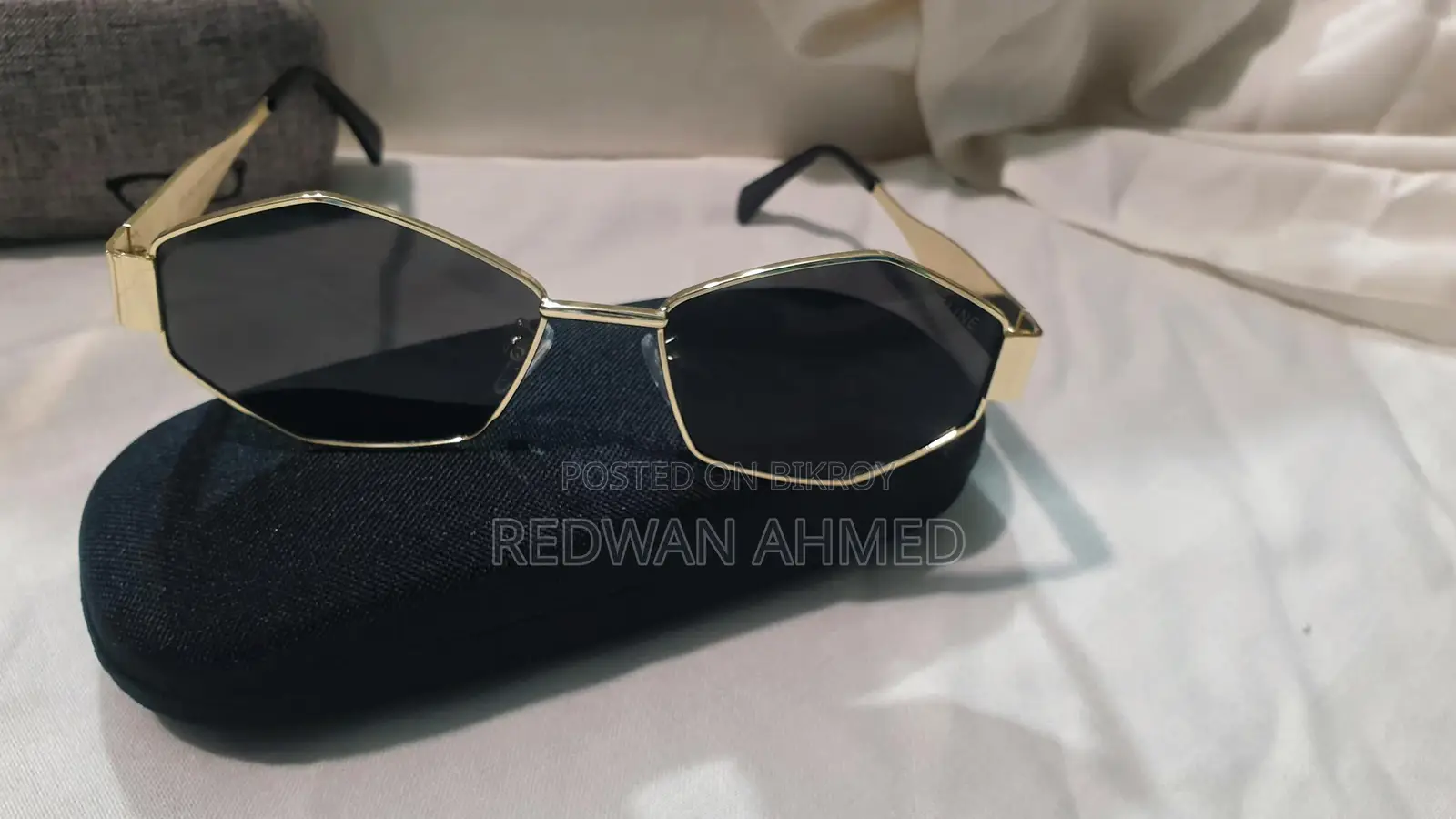 Viral sunglass