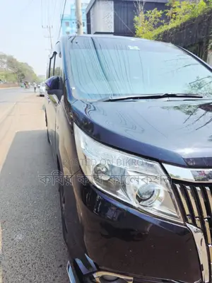 Toyota Esquire hybrid 2015