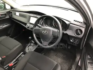 Toyota Axio Ex non hybrid Silver 2021