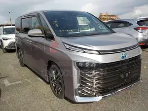 Toyota Voxy SZ 2022