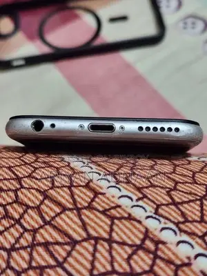 Apple iPhone 6 . (Used)