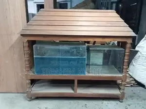 একটি একুরিয়ামের ফ্রেম বিক্রি হবে
