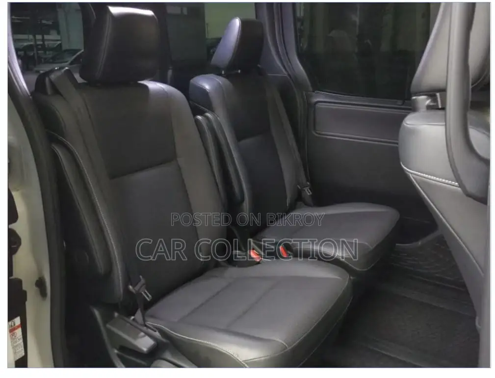 Toyota Esquire Gi Sunroof 2021