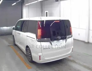 Toyota Esquire Gi Sunroof 2021