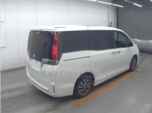 Toyota Esquire Gi Sunroof 2021
