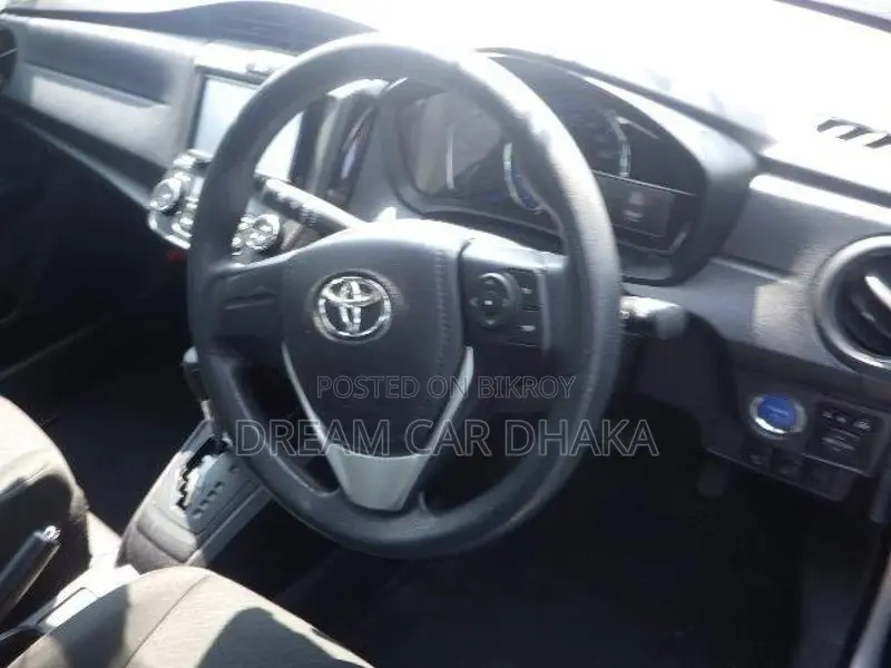 Toyota Axio HYBRID EX PKG SILVER 2020