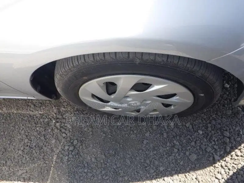 Toyota Axio HYBRID EX PKG SILVER 2020