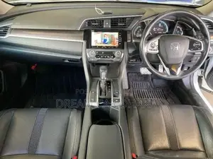 Honda Civic NON HYBRID EX PEARL 2020