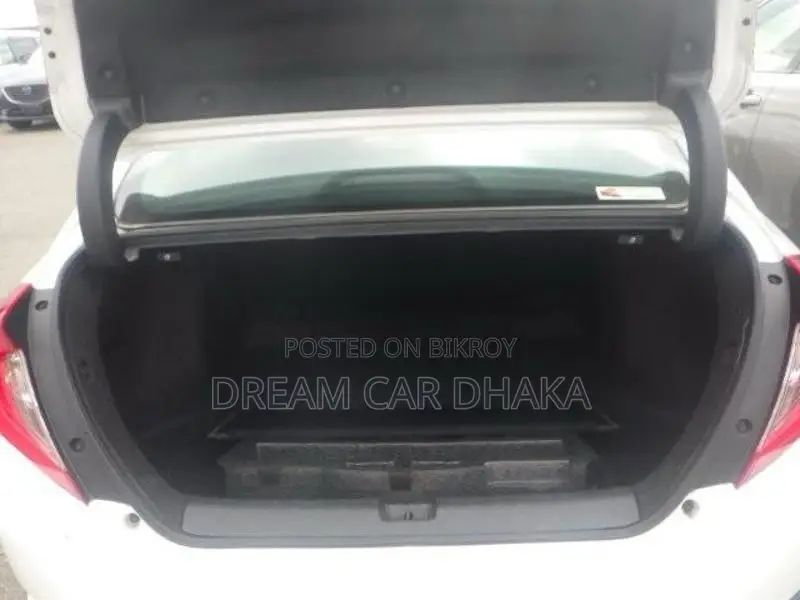 Honda Civic NON HYBRID EX PEARL 2020