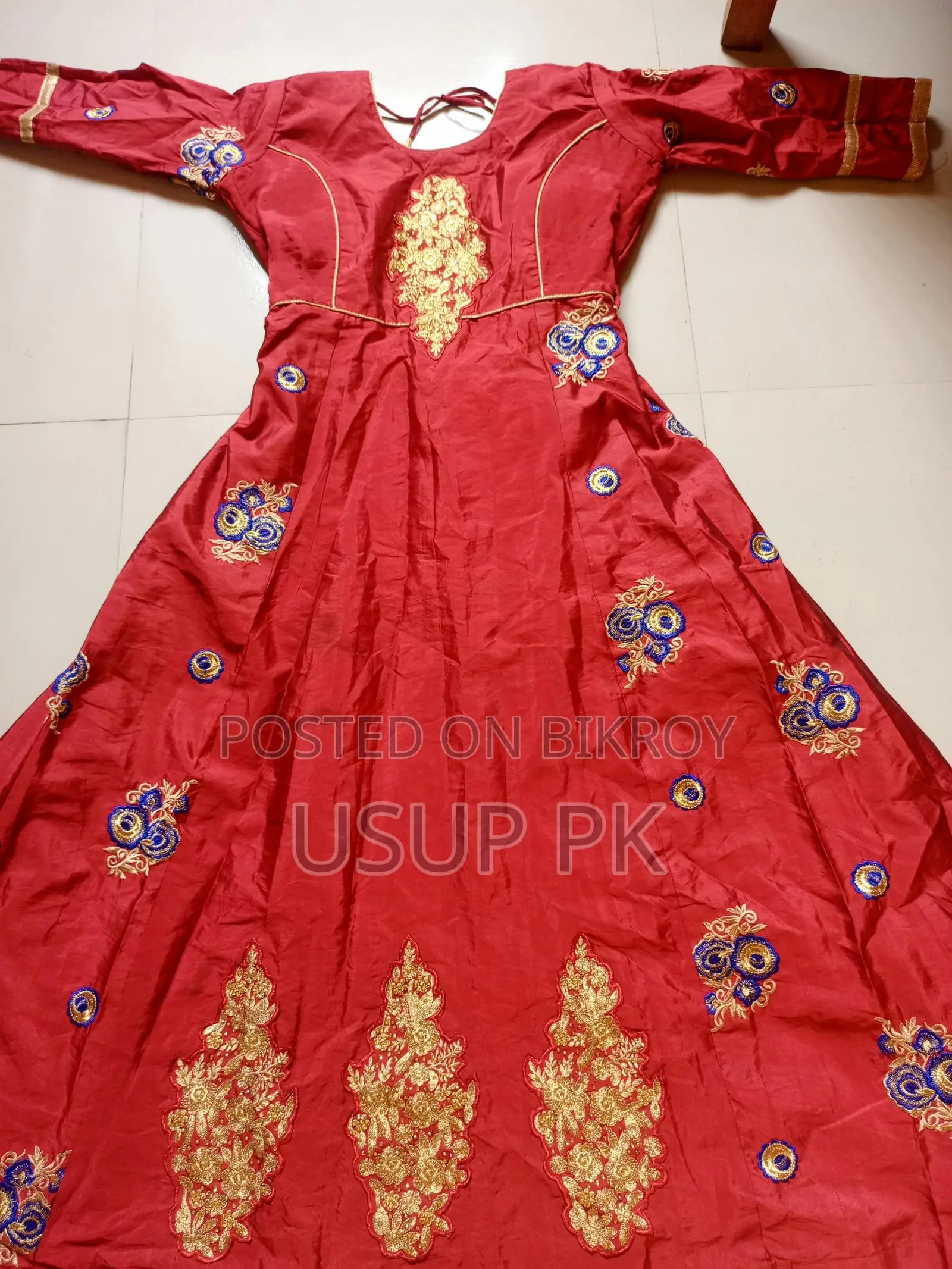 স্টাইলিশ লেডিস গাউন বিক্রি