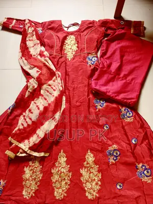 স্টাইলিশ লেডিস গাউন বিক্রি