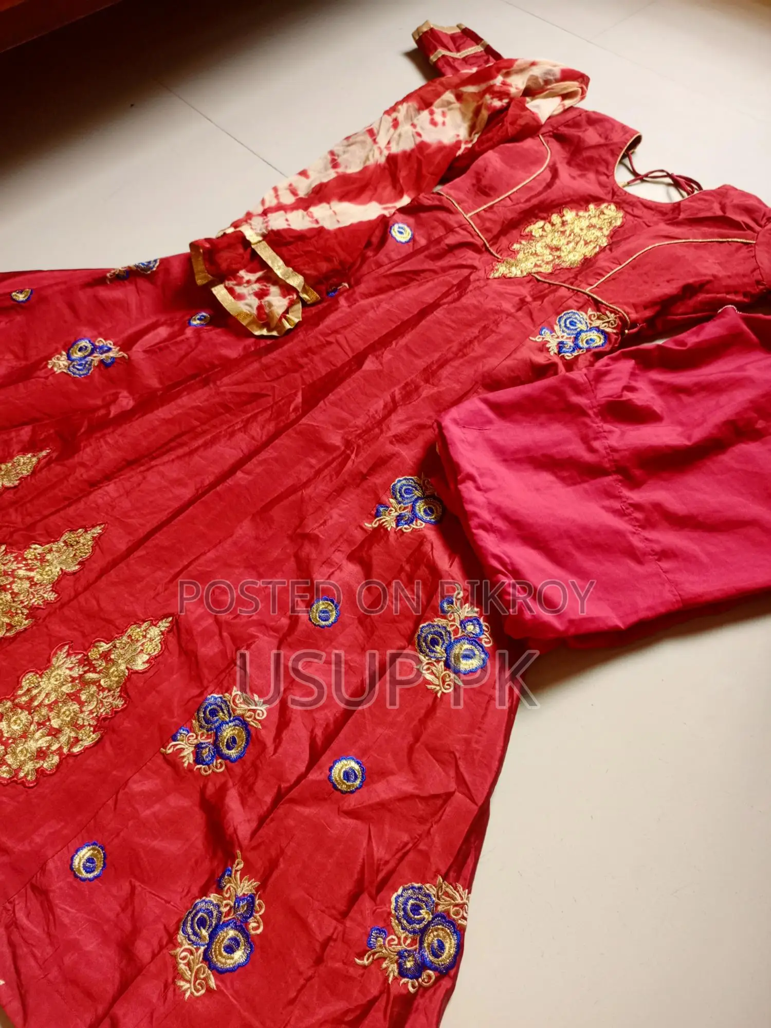 স্টাইলিশ লেডিস গাউন বিক্রি