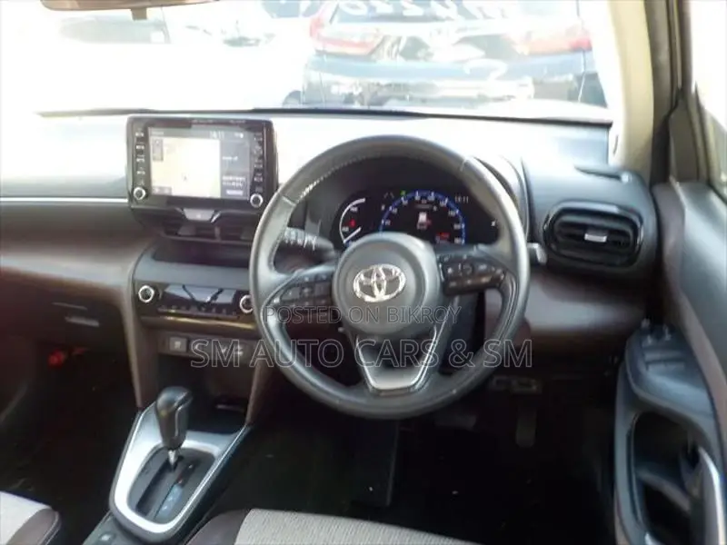 Toyota Yaris Cross Z Pearl & Black 2021