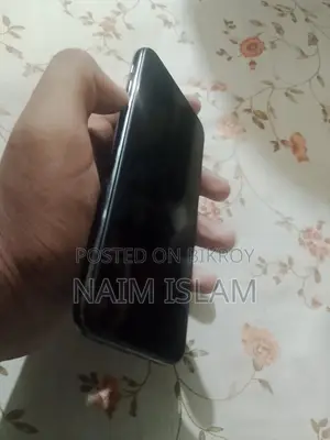 Apple iPhone X (Used)