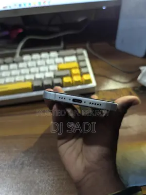 Apple iPhone 15 (Used)