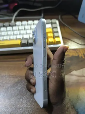 Apple iPhone 15 (Used)