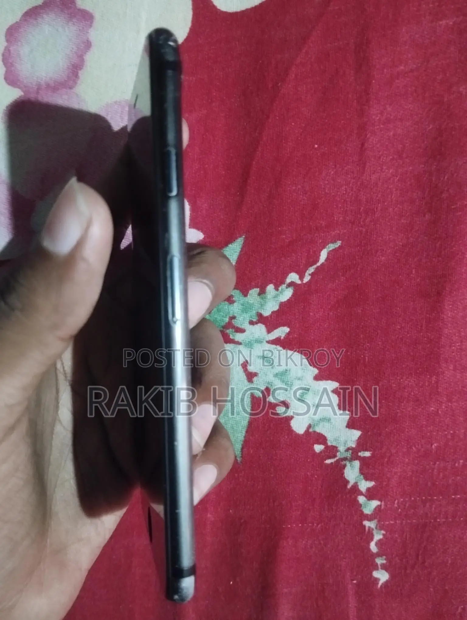 Apple iPhone 7 (Used)