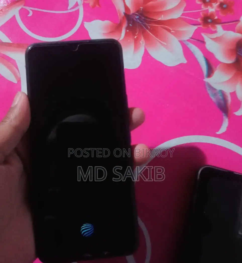 Vivo V21 . (Used)
