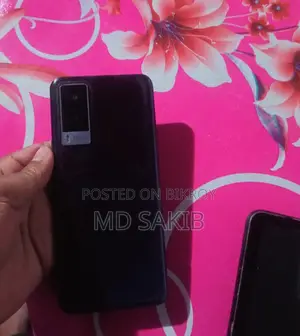 Vivo V21 . (Used)