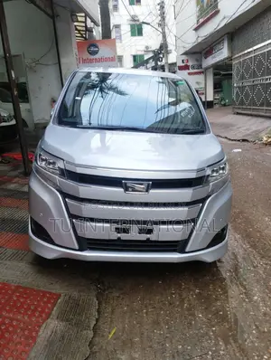 Toyota Noah KEY NON HYBRID PKG 2020