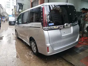 Toyota Noah KEY NON HYBRID PKG 2020