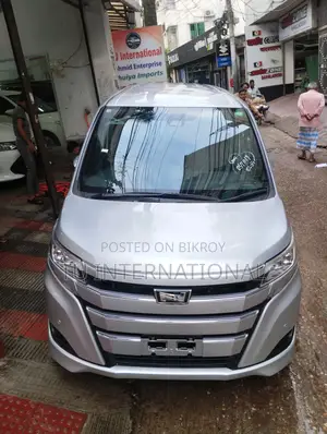 Toyota Noah KEY NON HYBRID PKG 2020