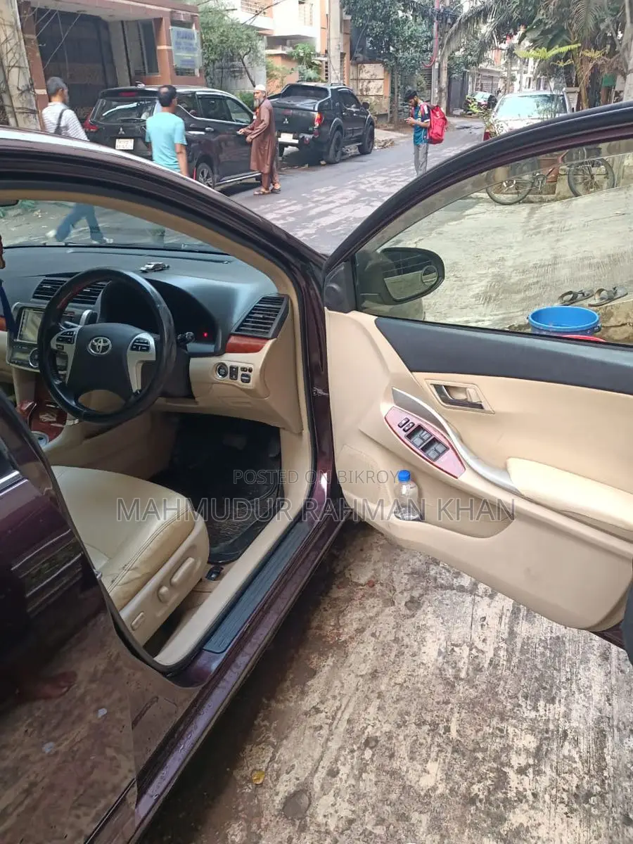 Toyota Premio 2013