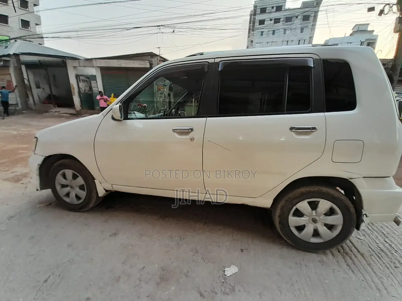 Nissan Cube . 2002