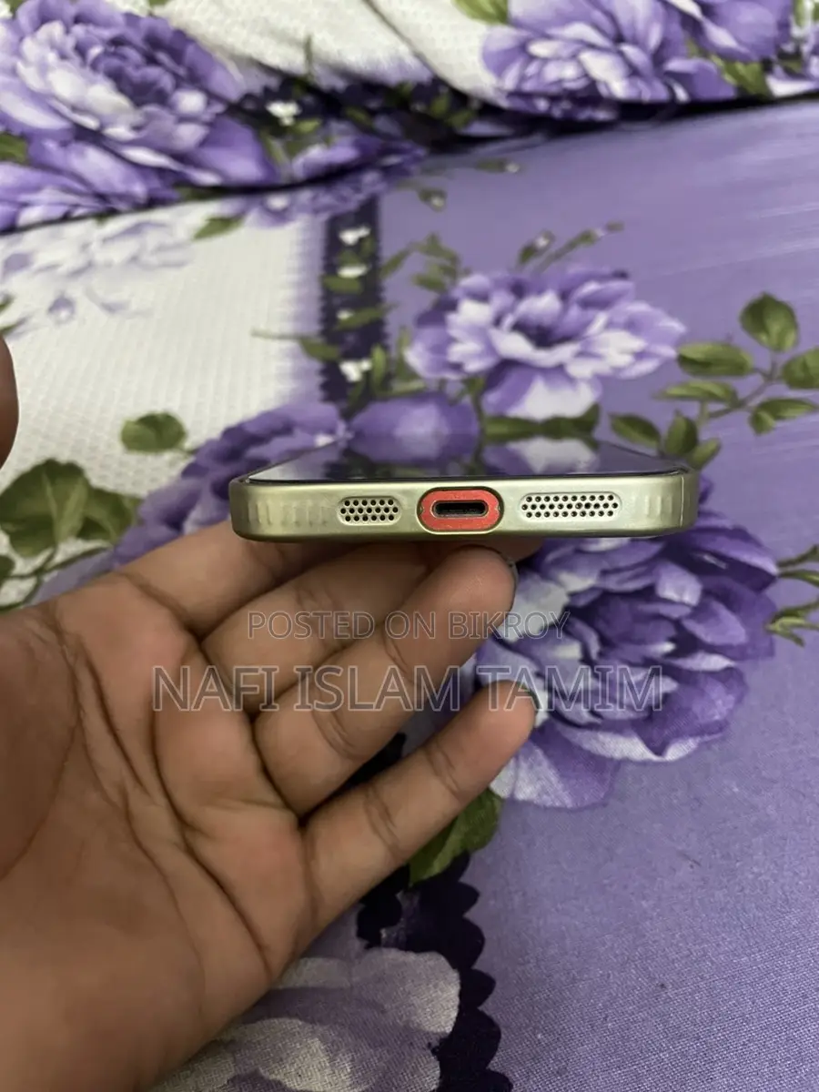 Apple iPhone 12 (Used)