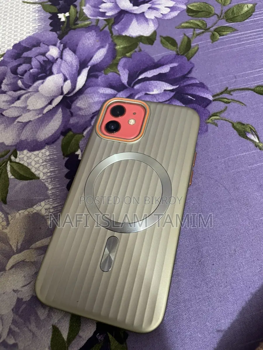 Apple iPhone 12 (Used)