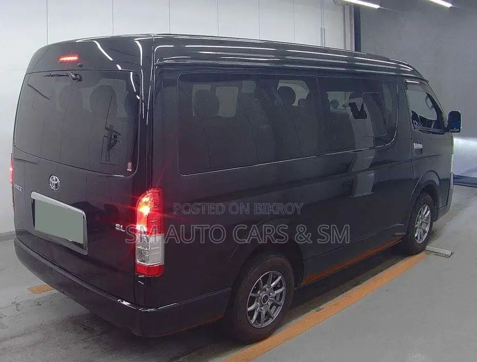 Toyota Hiace Grand Cabin Black GL 2021