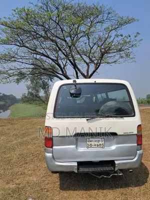 Toyota Hiace 2004