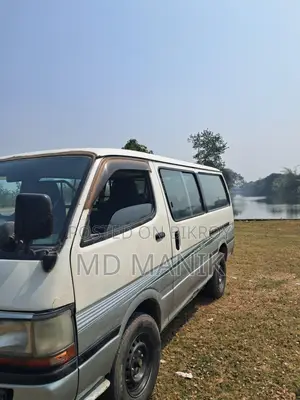 Toyota Hiace 2004