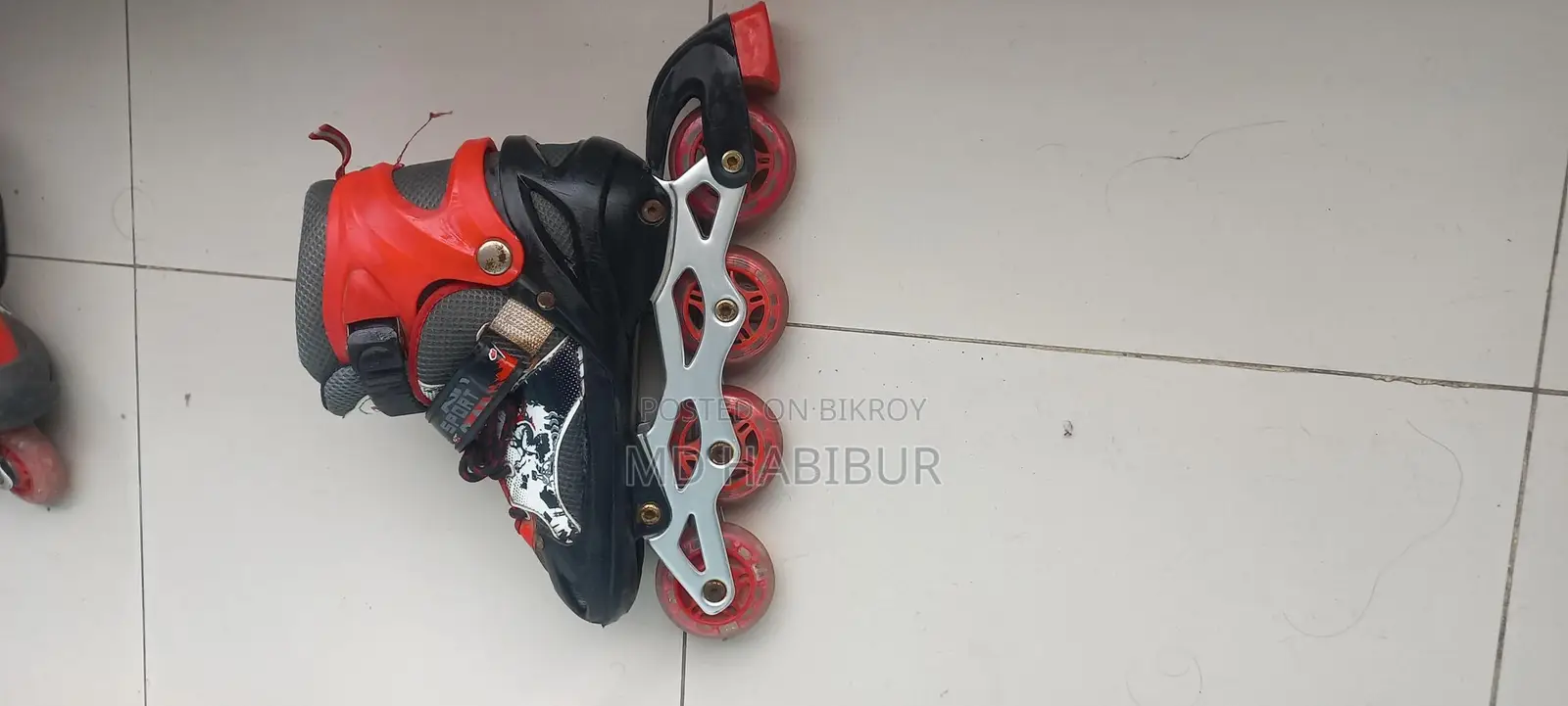 Selling Fresh Skating Shoes with RGB Lighting Wheels (Fresh & Smooth) 🔥