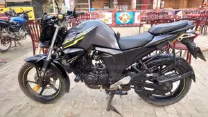 ইয়ামাহা এফজেডএস ভি২ . ২০১৬