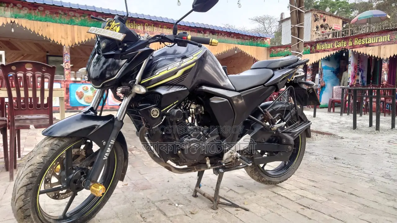 ইয়ামাহা এফজেডএস ভি২ . ২০১৬