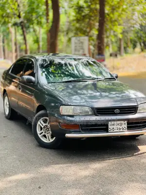 Toyota Corona . 1994