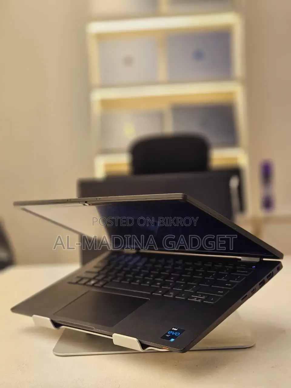Dell Latitude 7420 Core i7 11th Gen 16GB RAM 512GB SSD 14" FHD Display