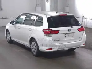 Toyota Fielder Ex Hybrid White 2021