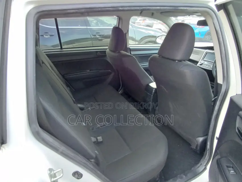 Toyota Fielder Ex Hybrid White 2021