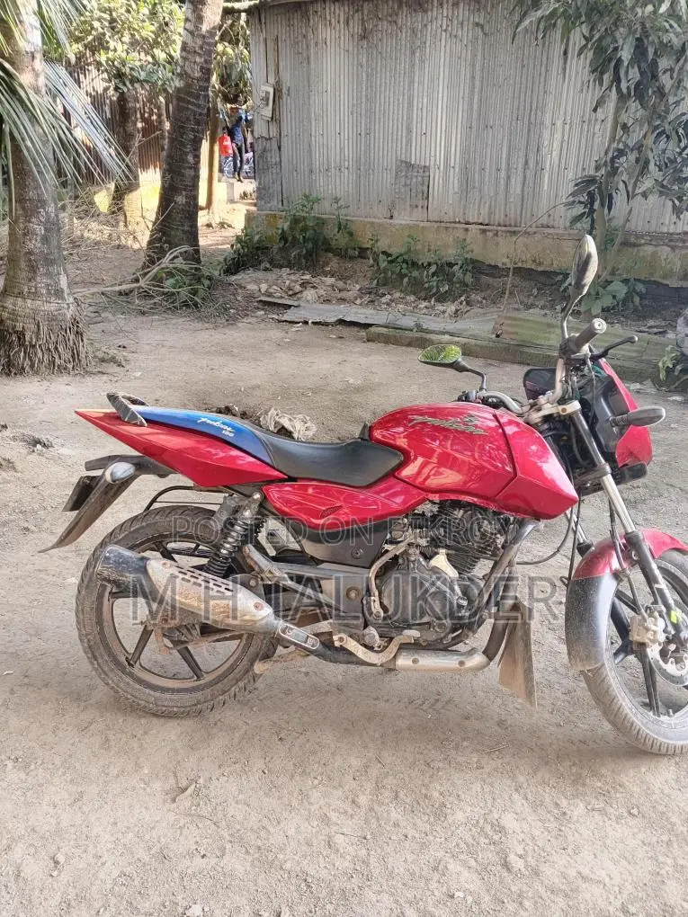 Bajaj Pulsar 150 . 2010