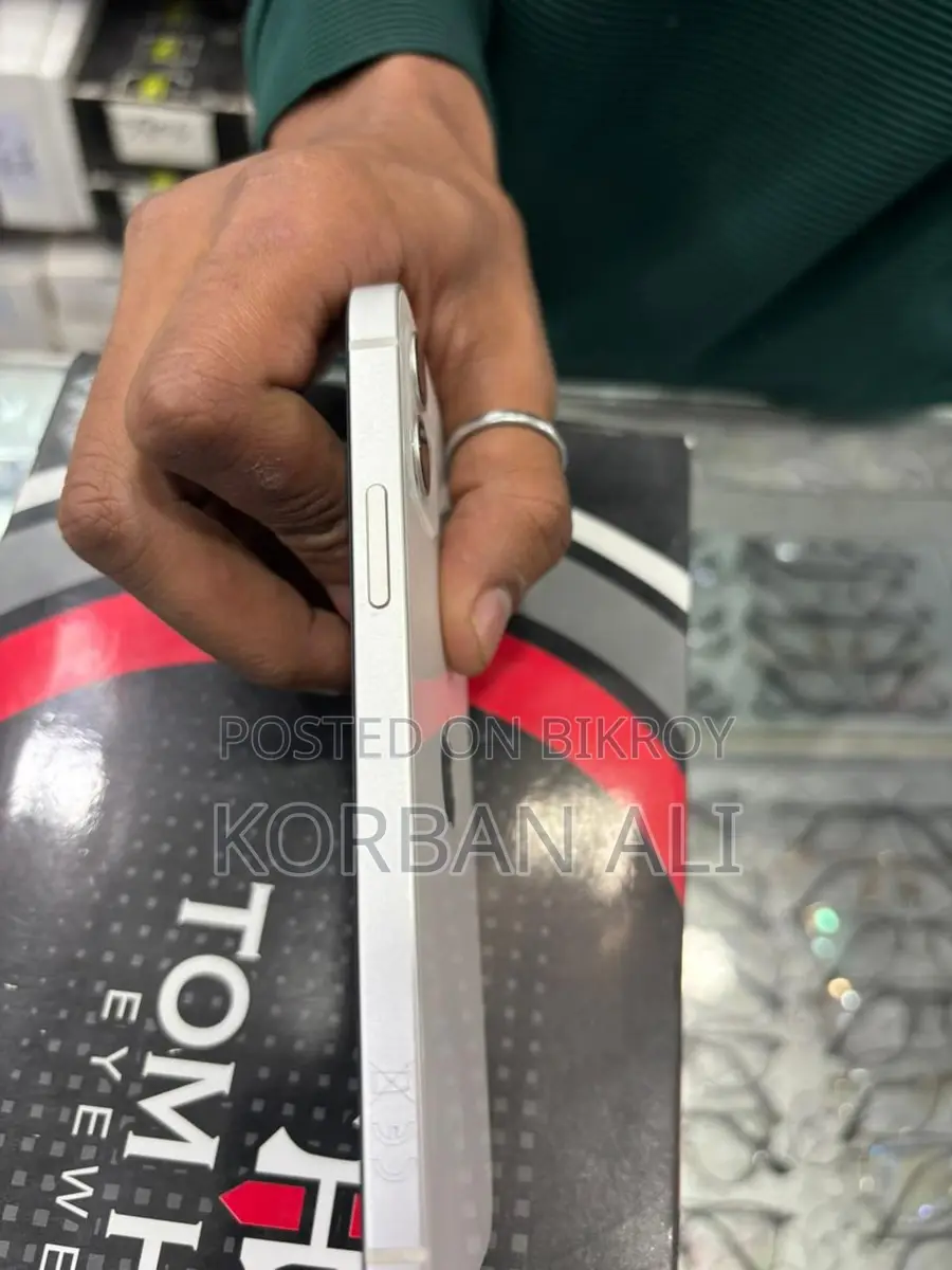 Apple iPhone 12 (Used)