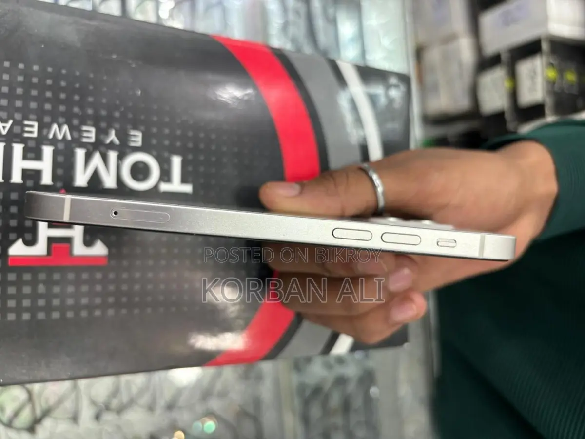 Apple iPhone 12 (Used)