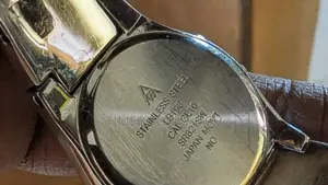 ACCURIST Ladiies Watch Beautiful Gold color 100% জেনুইন