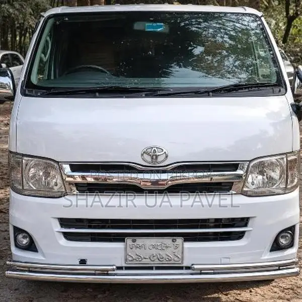 Toyota Hiace 2012