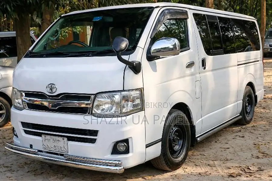 Toyota Hiace 2012